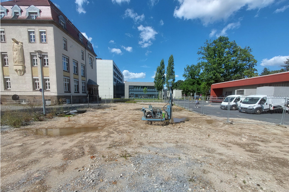 Probenahme für die Untersuchung bzw. Analyse von künftigem Boden-Aushub nach Ersatzbaustoffverordnung in Dresden